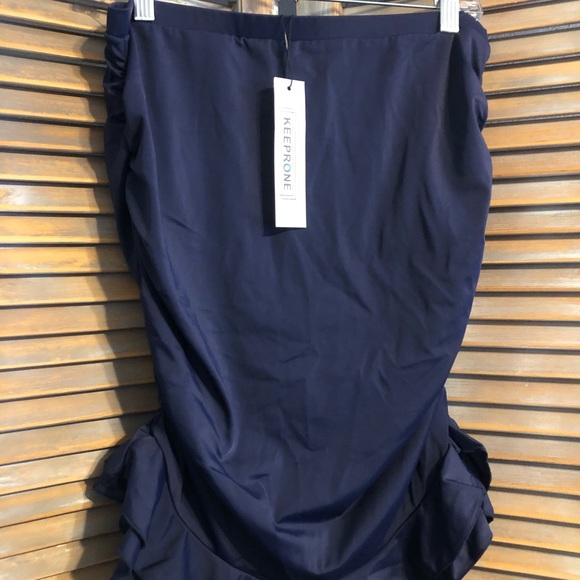 Keeprone Swimsuit - Picture 2 of 4